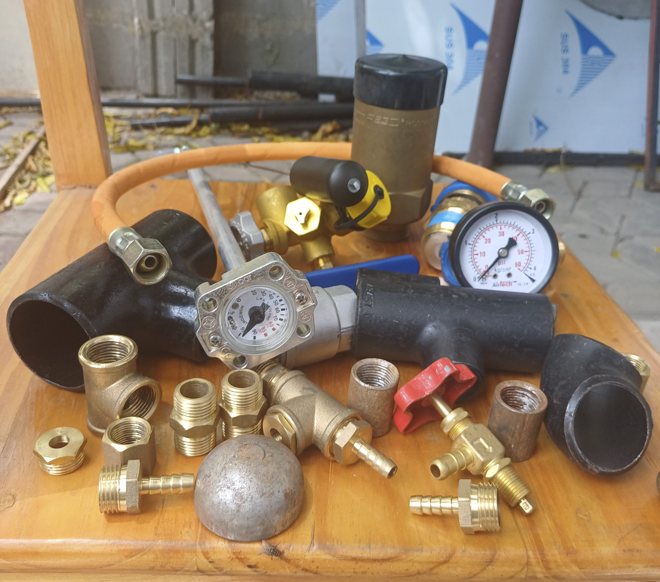 WE SUPPLY HIGH QUALITY LPG SUPPLY PIPING FITTINGS & DEVICES